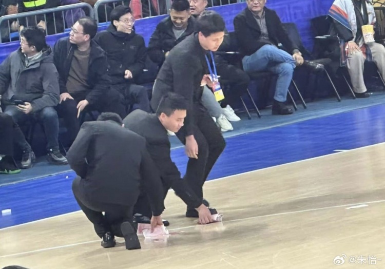 九游会j9官网真人游戏第一品牌撒币事件处罚！CBA官方：核减四川经费10万 取消优秀赛区评奖资格