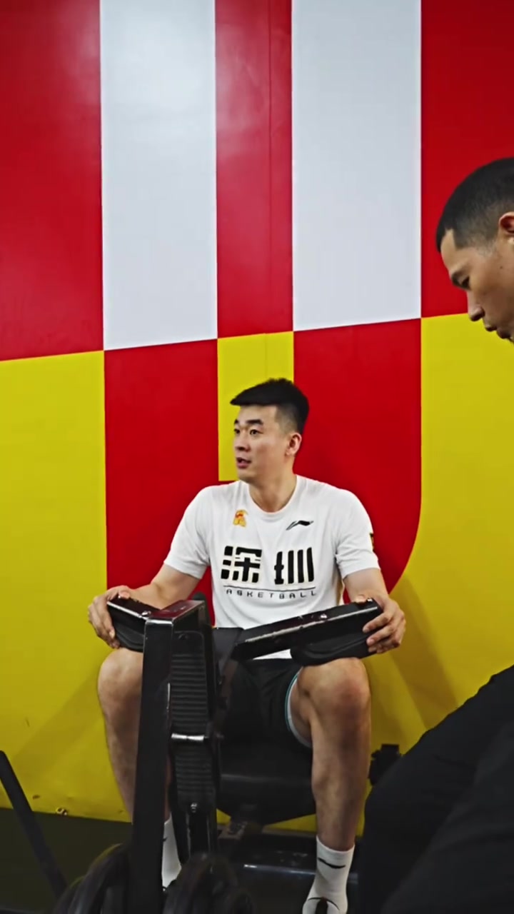j9九游真人游戏第一平台打卡力量房&李慕豪正在训练 来看看他最近的恢复情况如何吧